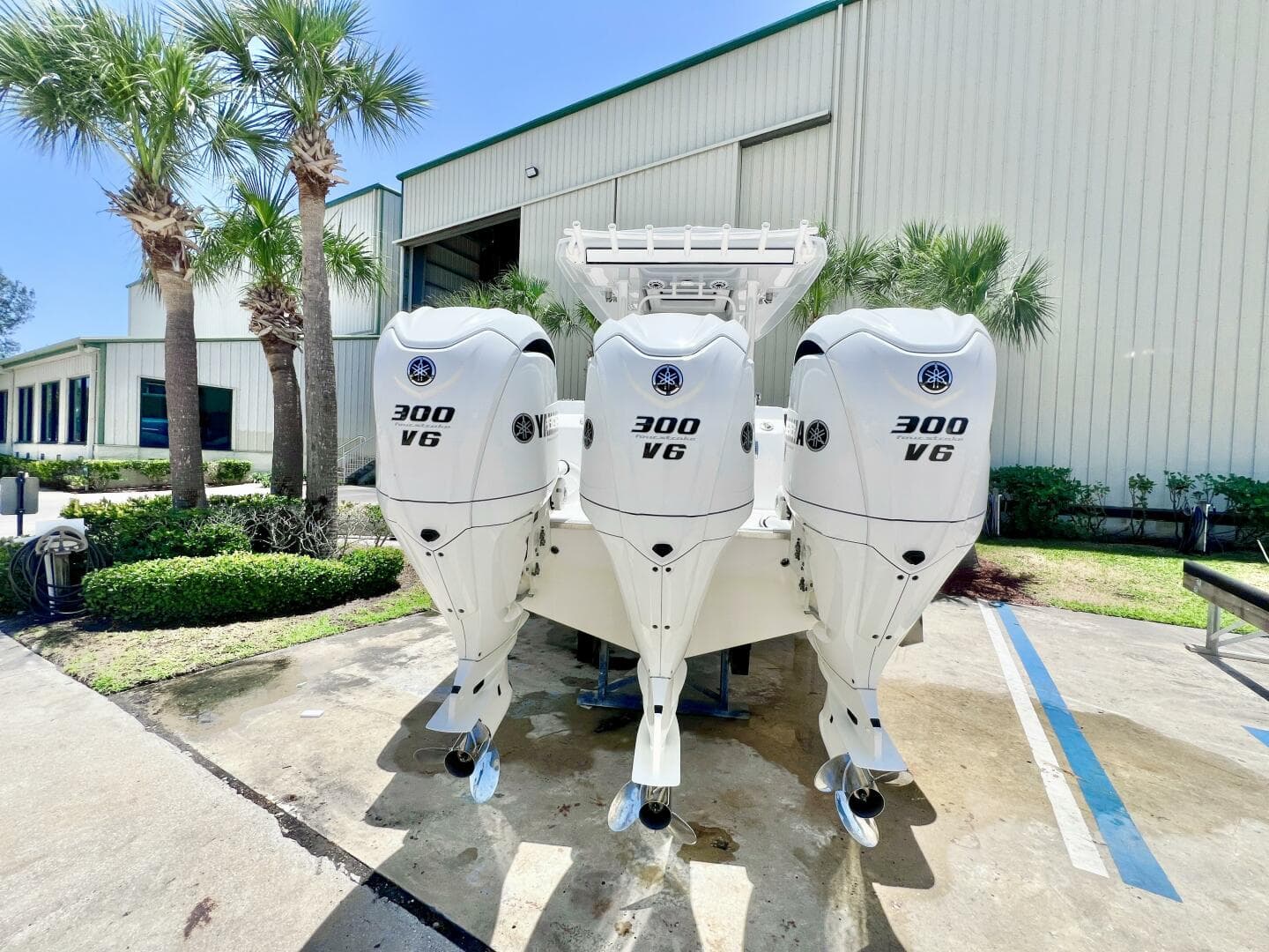 2021 Robalo R360 — photo 3