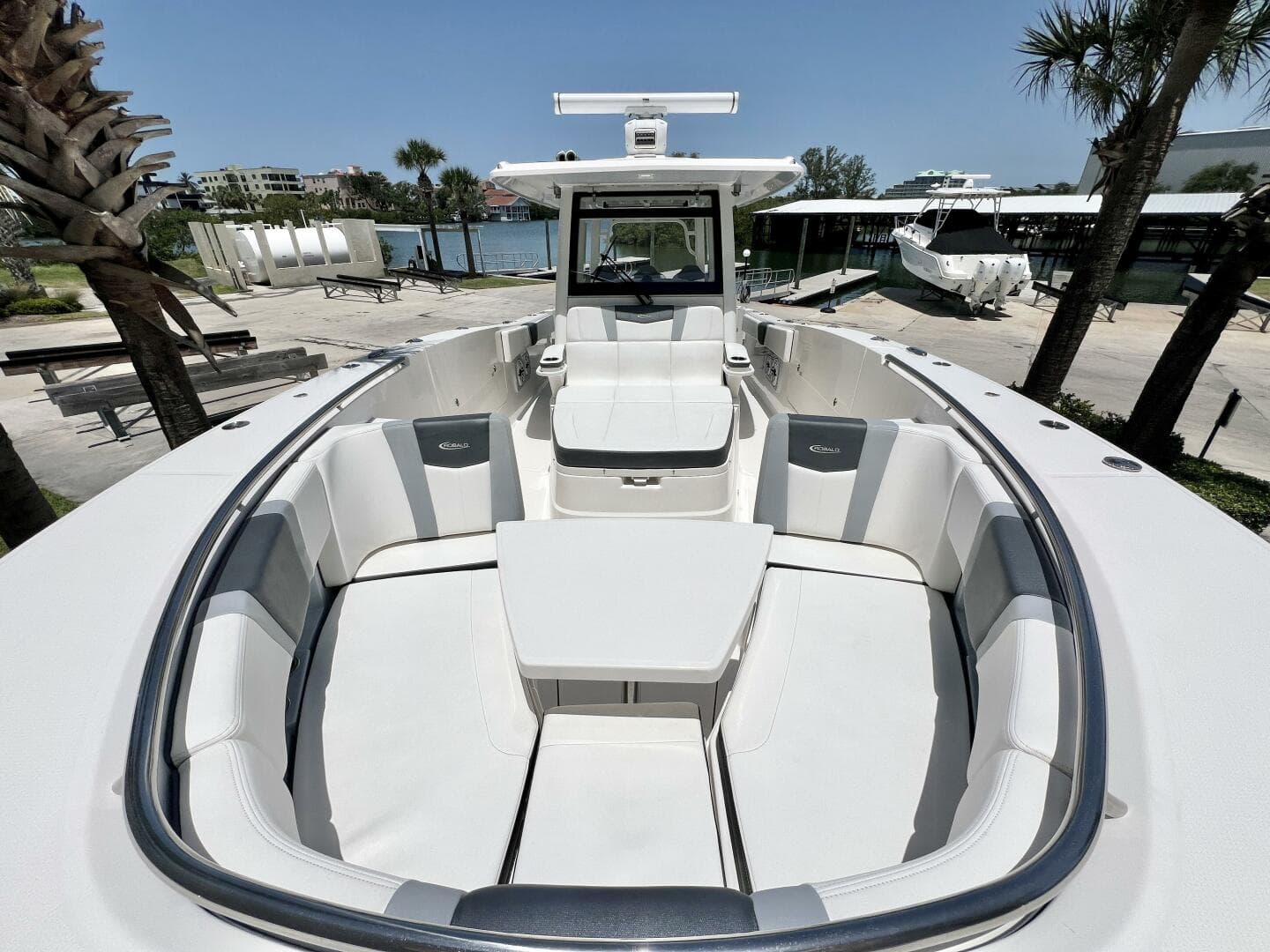 2021 Robalo R360 — photo 15