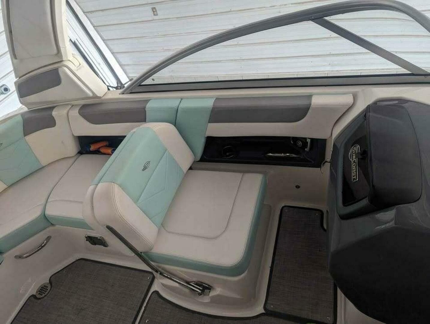 2021 Chaparral 230 Suncoast — photo 11