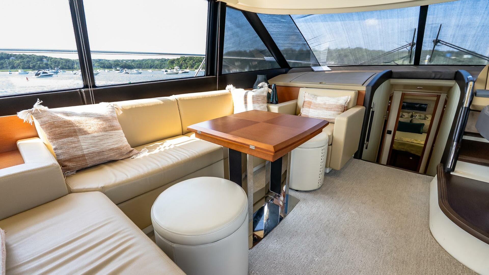 2014 Prestige 550 Flybridge — photo 28