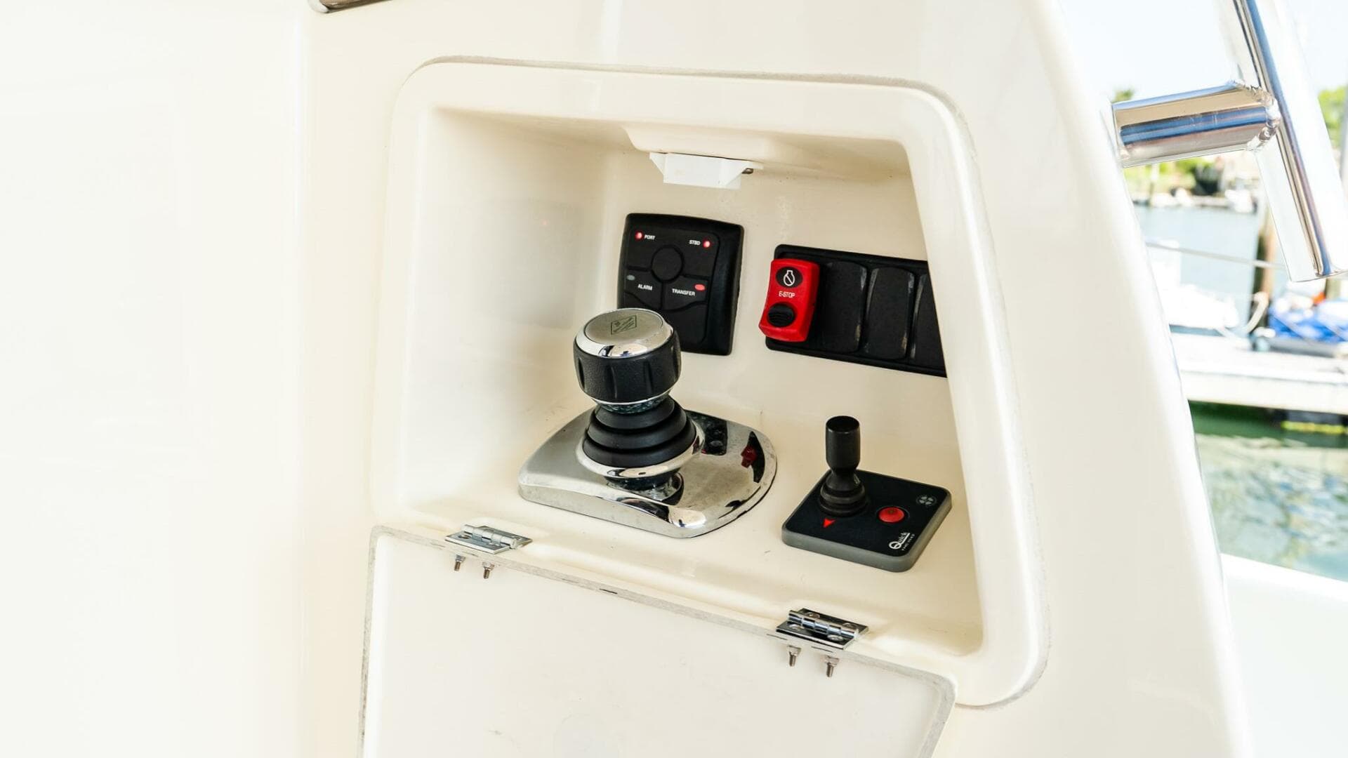 2014 Prestige 550 Flybridge — photo 18