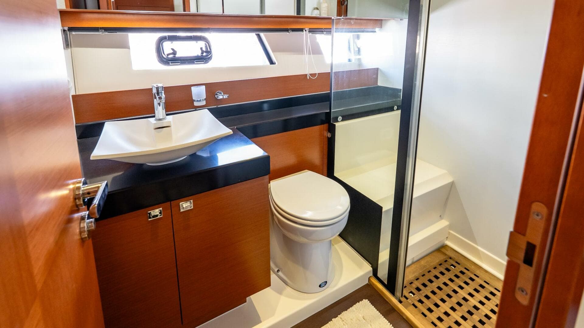 2014 Prestige 550 Flybridge — photo 43