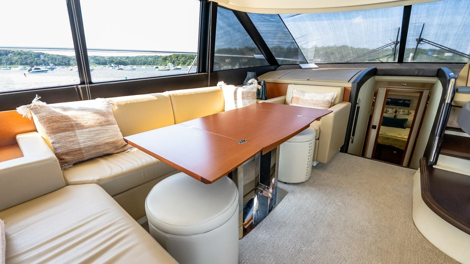 2014 Prestige 550 Flybridge — photo 27