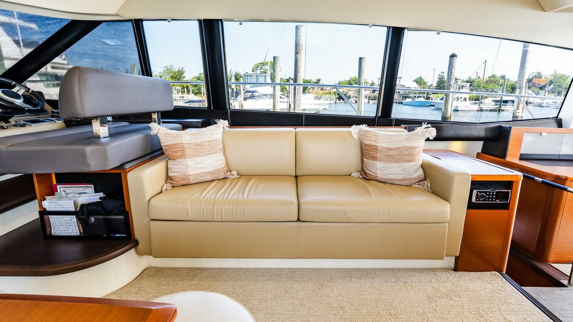 2014 Prestige 550 Flybridge — photo 30