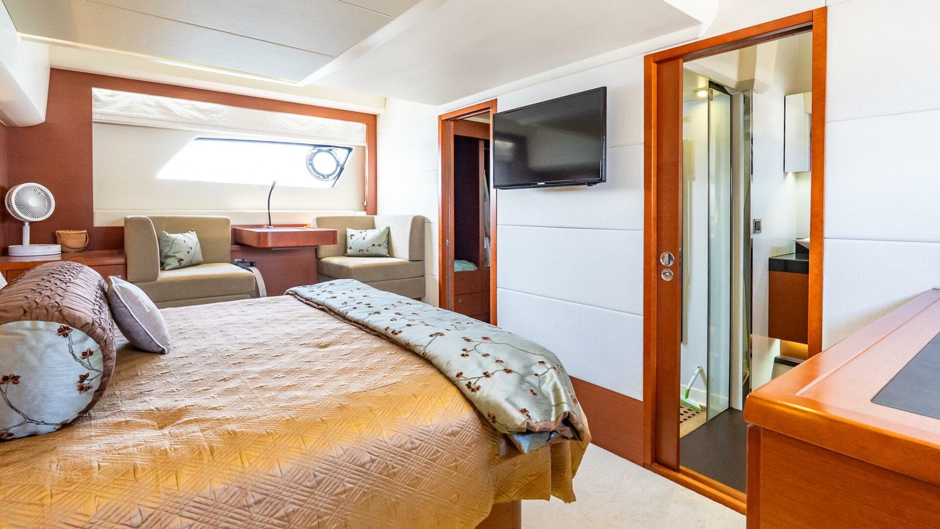 2014 Prestige 550 Flybridge — photo 38