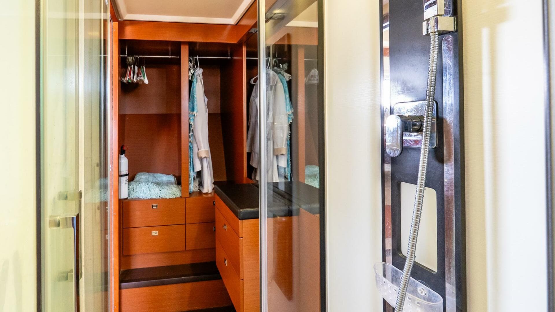 2014 Prestige 550 Flybridge — photo 47