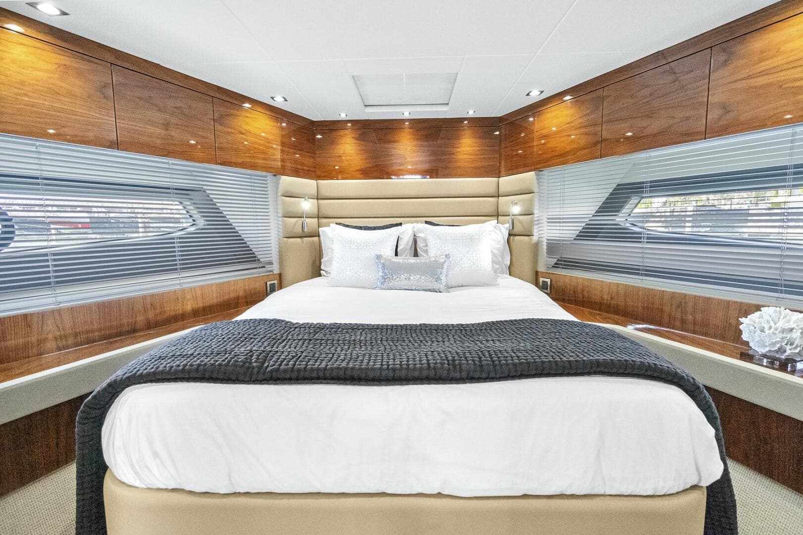 2019 Sunseeker Manhattan 66 — photo 24