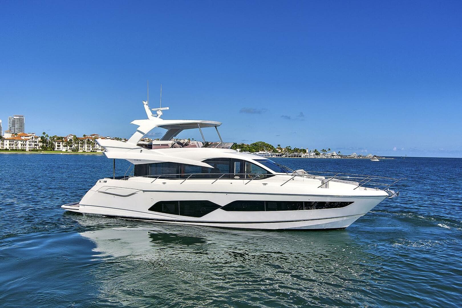 2019 Sunseeker Manhattan 66 — photo 2