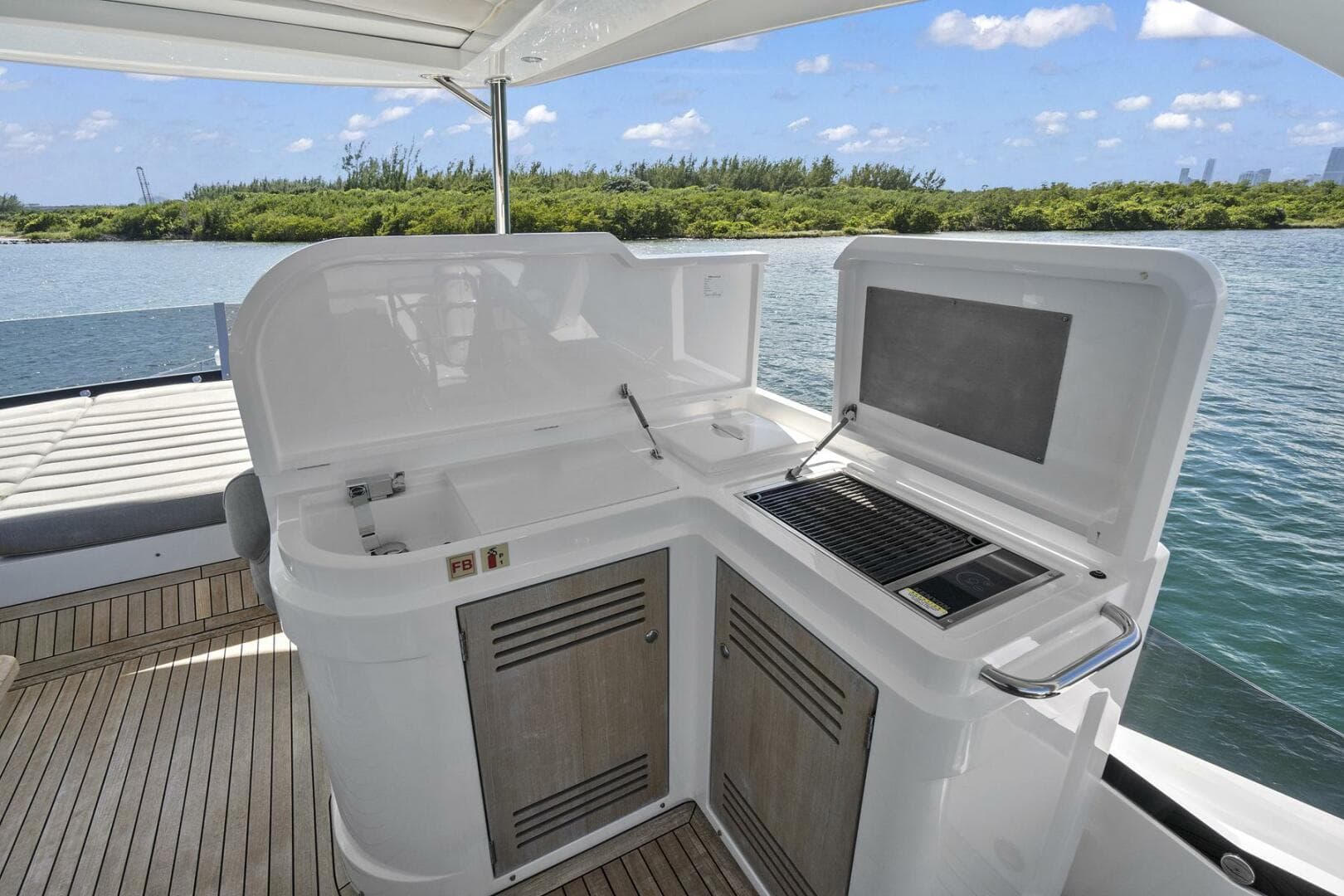 2019 Sunseeker Manhattan 66 — photo 13