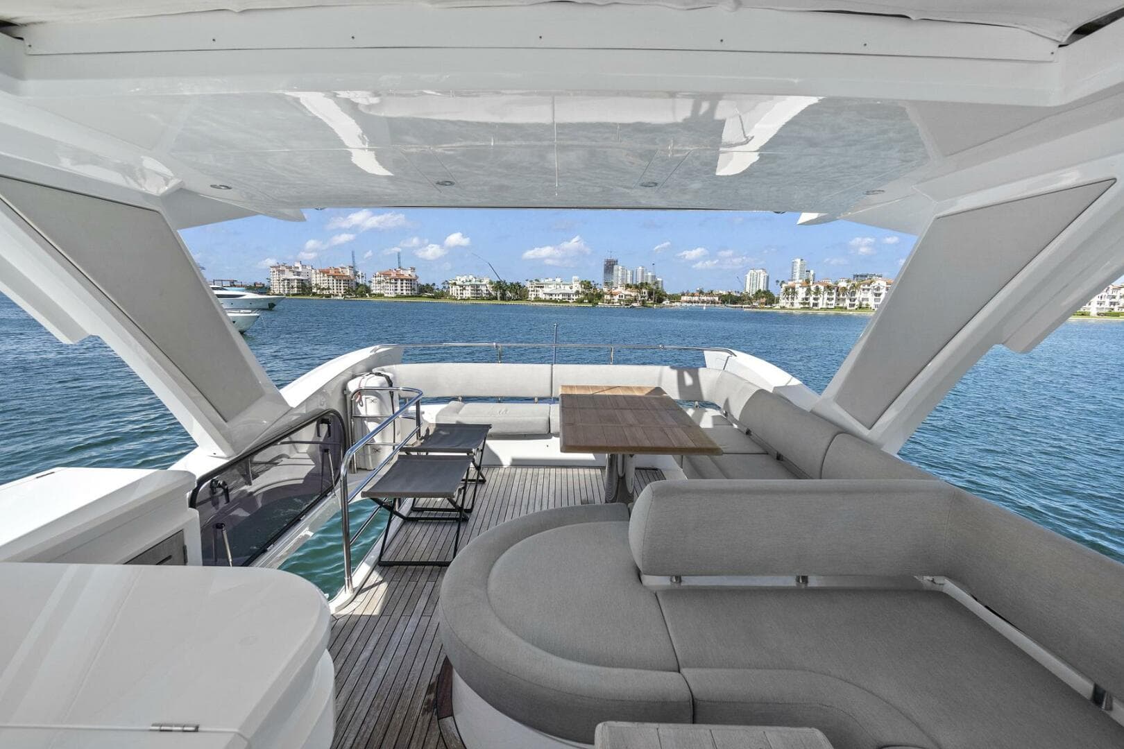 2019 Sunseeker Manhattan 66 — photo 11