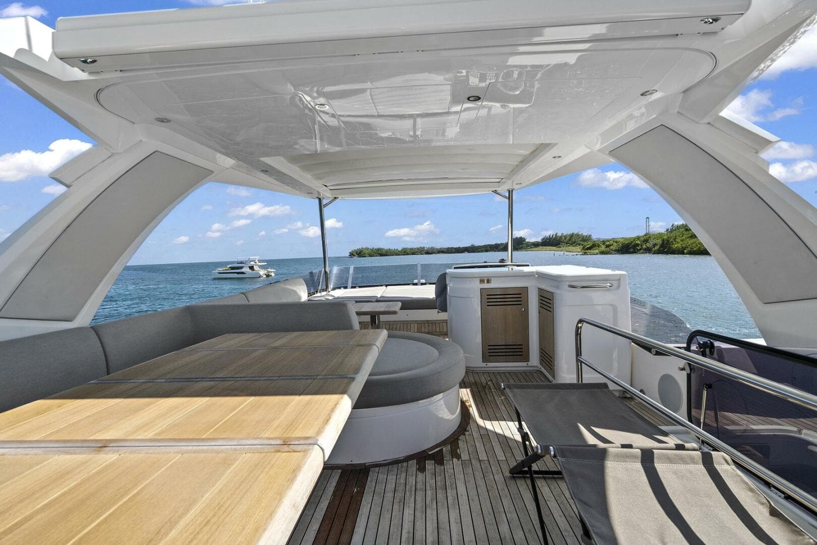2019 Sunseeker Manhattan 66 — photo 12
