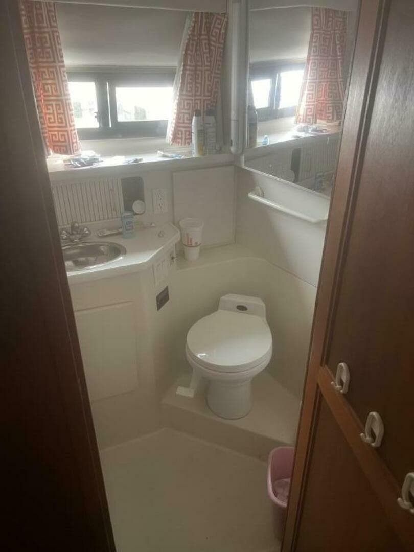 1994 Carver Aft Cabin — photo 48