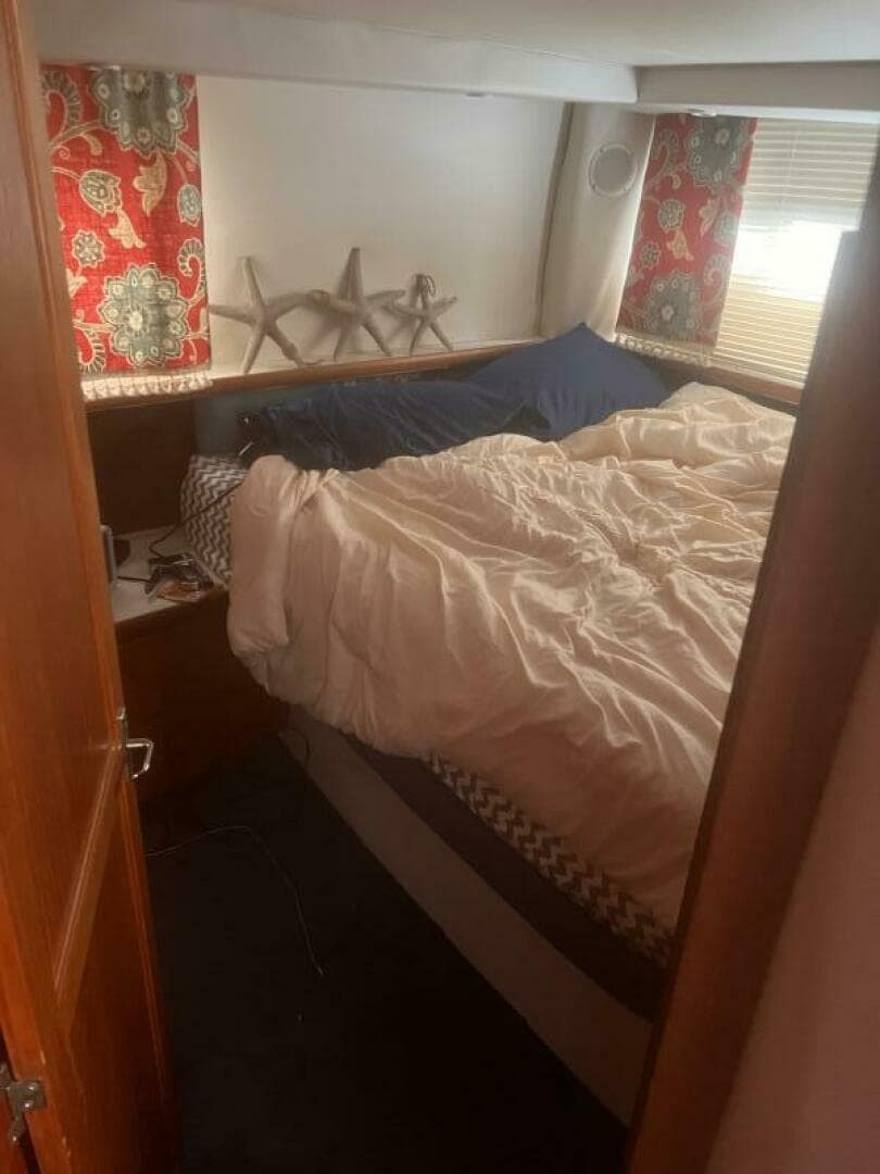 1994 Carver Aft Cabin — photo 45