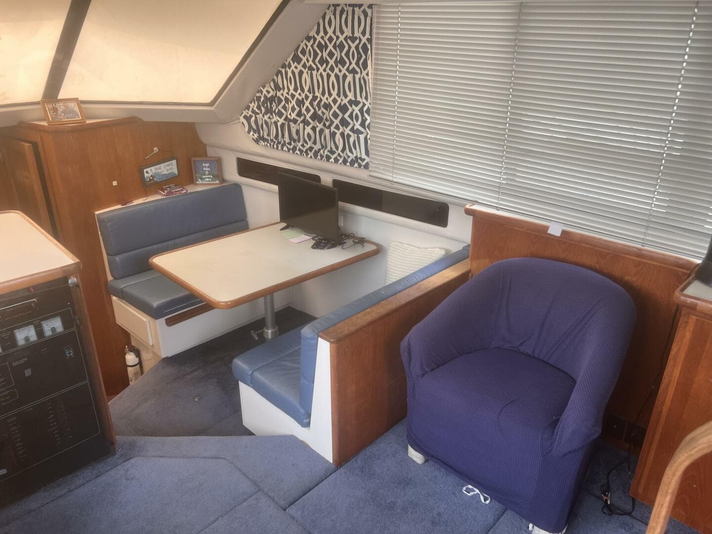 1994 Carver Aft Cabin — photo 32