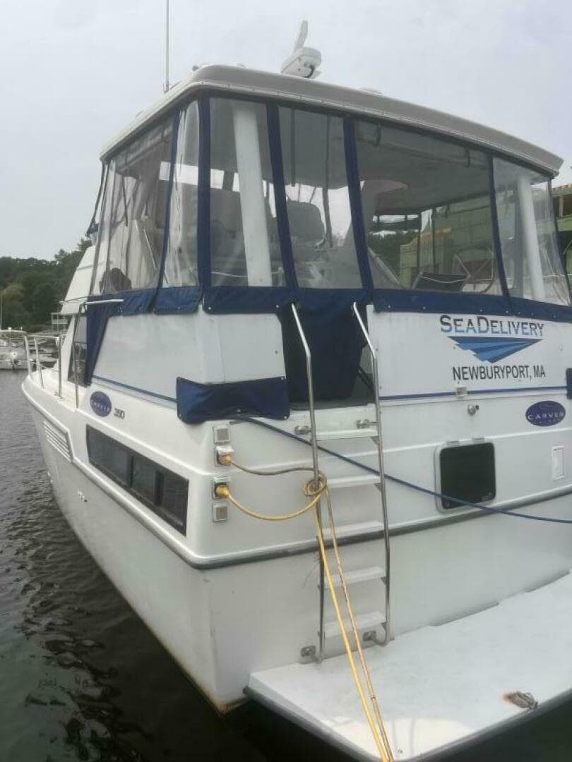 1994 Carver Aft Cabin — photo 5