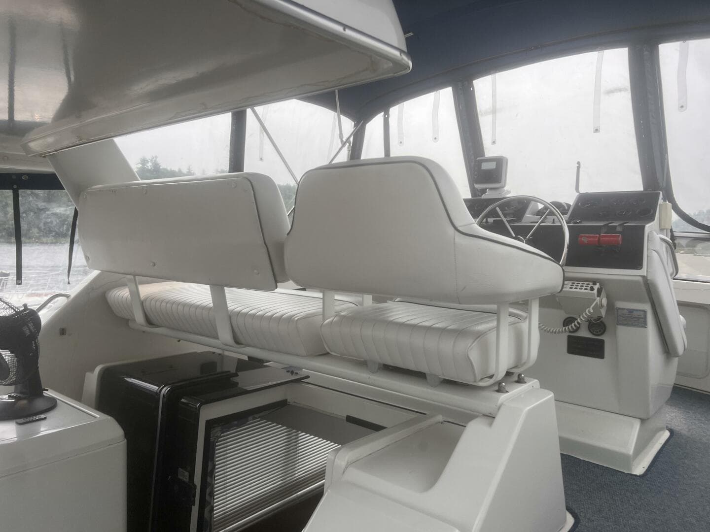 1994 Carver Aft Cabin — photo 16