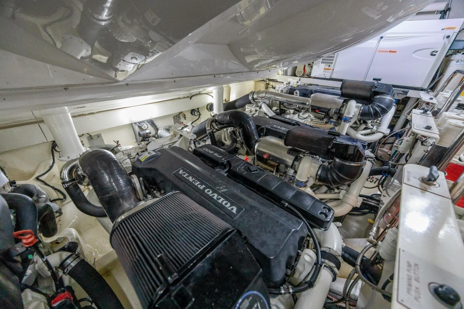 2010 Lazzara Yachts Lsx 92 — photo 62