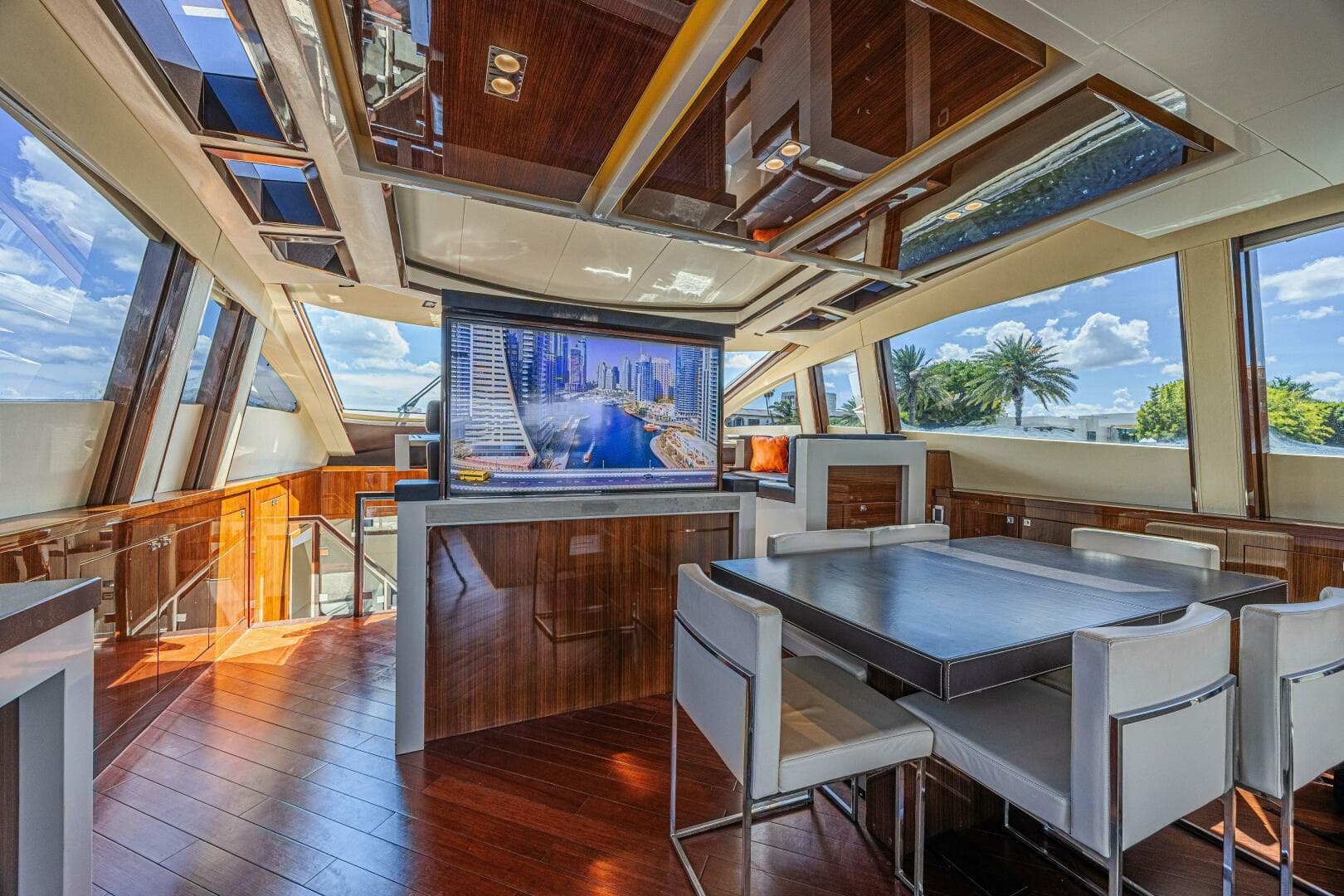 2010 Lazzara Yachts Lsx 92 — photo 29