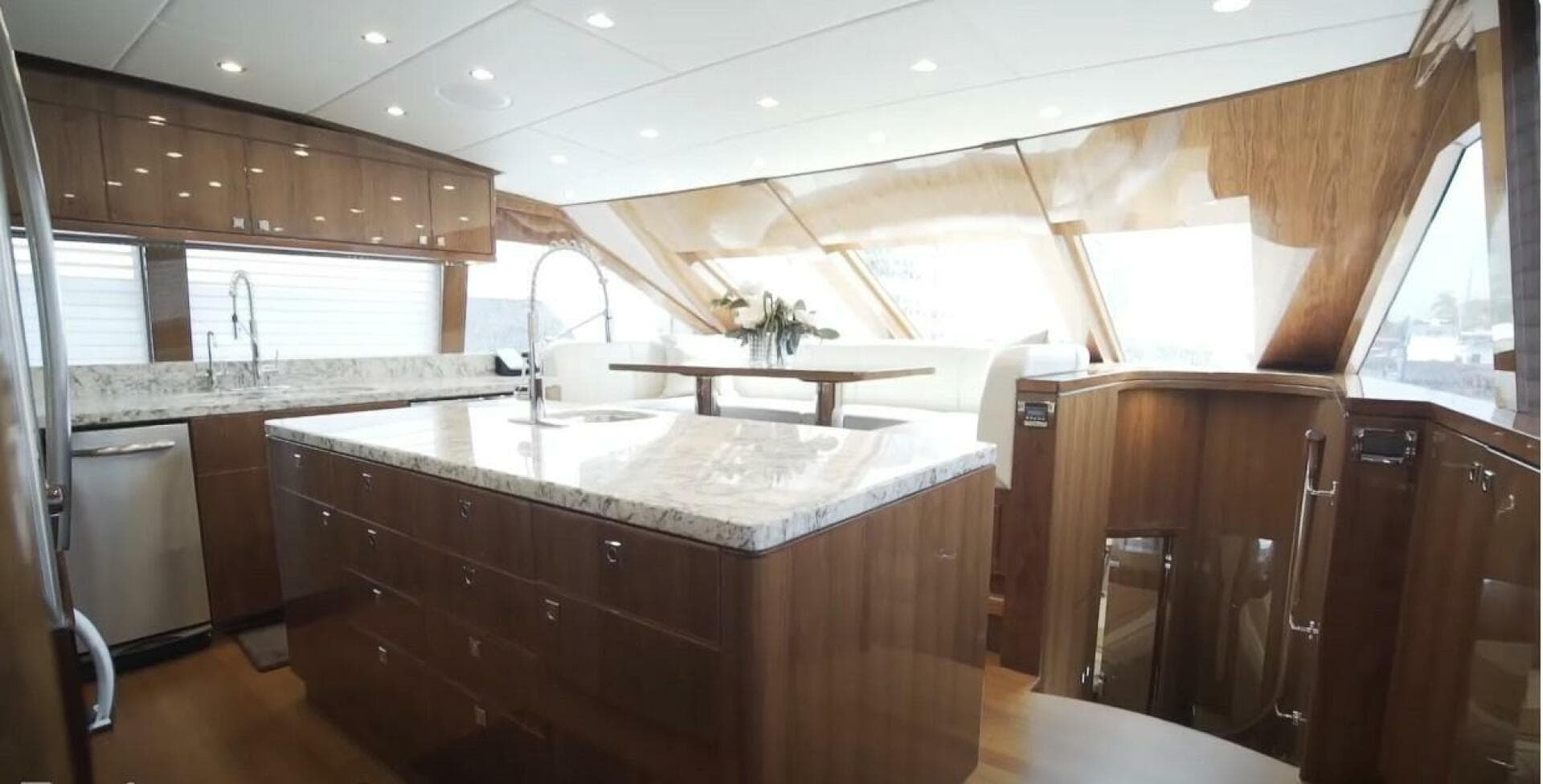 2017 Hargrave Raised Pilothouse — photo 11