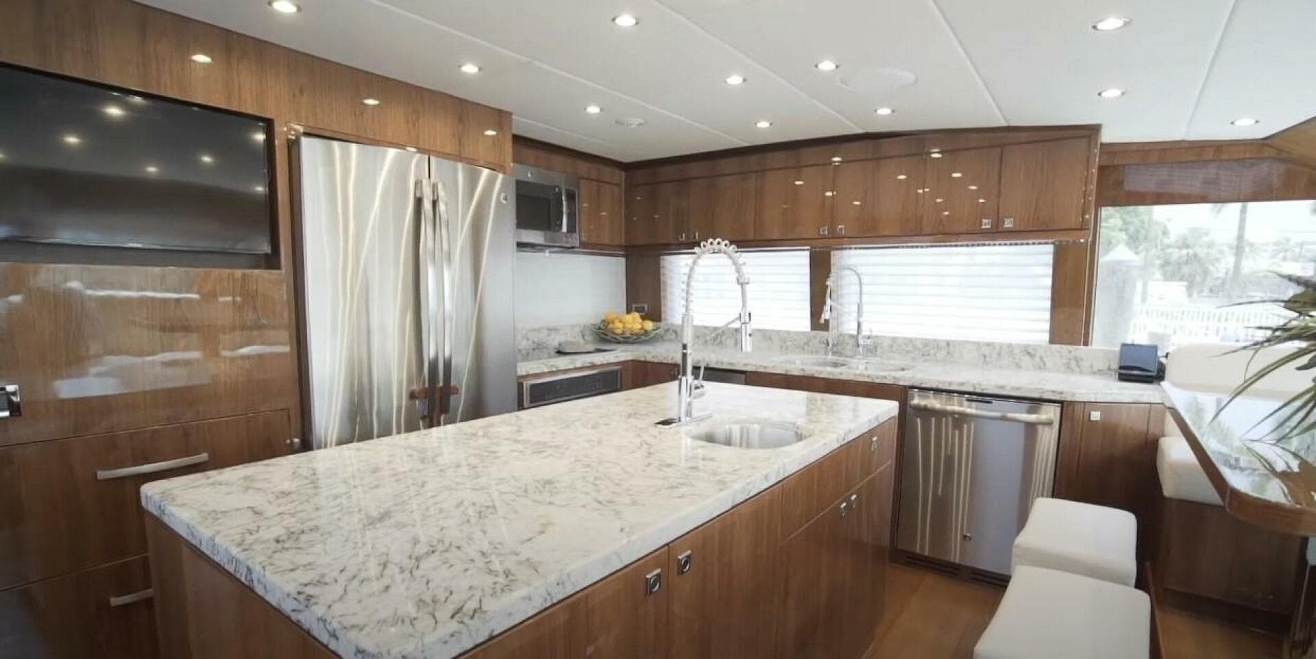 2017 Hargrave Raised Pilothouse — photo 10