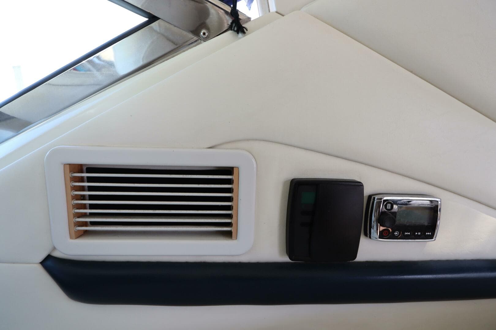 2004 Sea Ray 420 Sundancer — photo 13