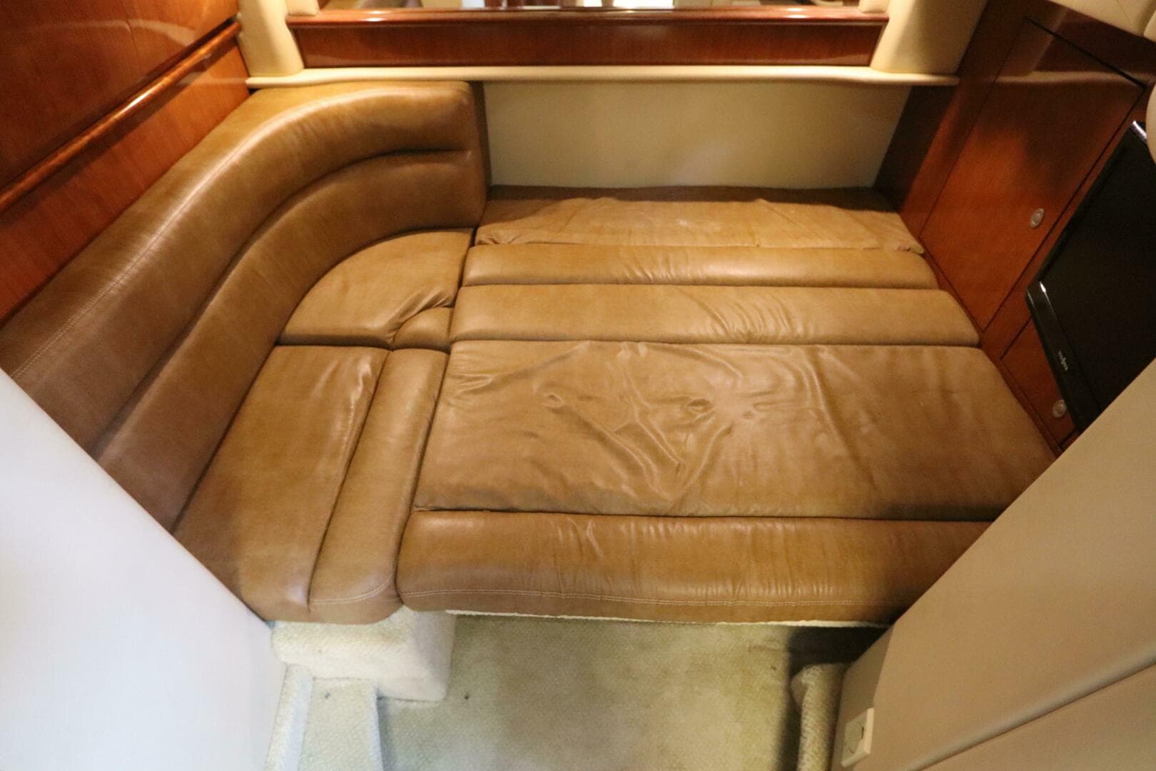 2004 Sea Ray 420 Sundancer — photo 46