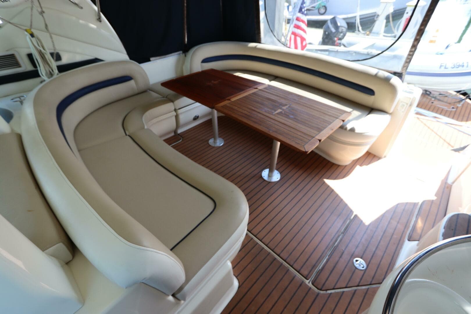 2004 Sea Ray 420 Sundancer — photo 12