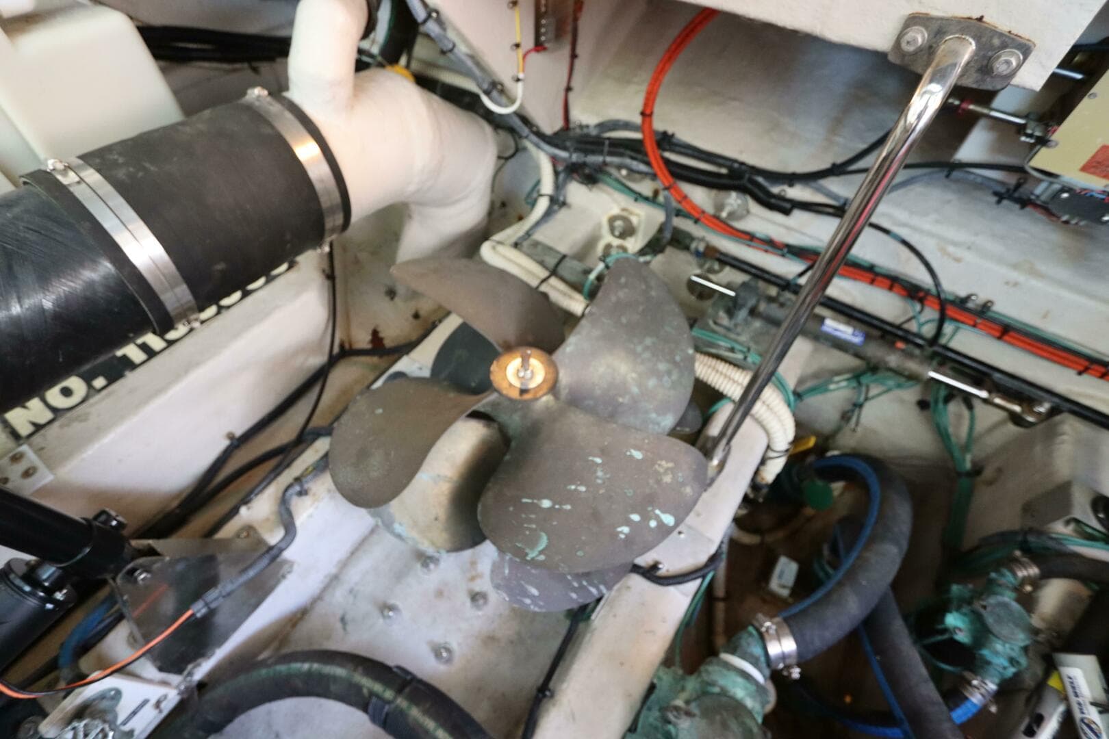 2004 Sea Ray 420 Sundancer — photo 52