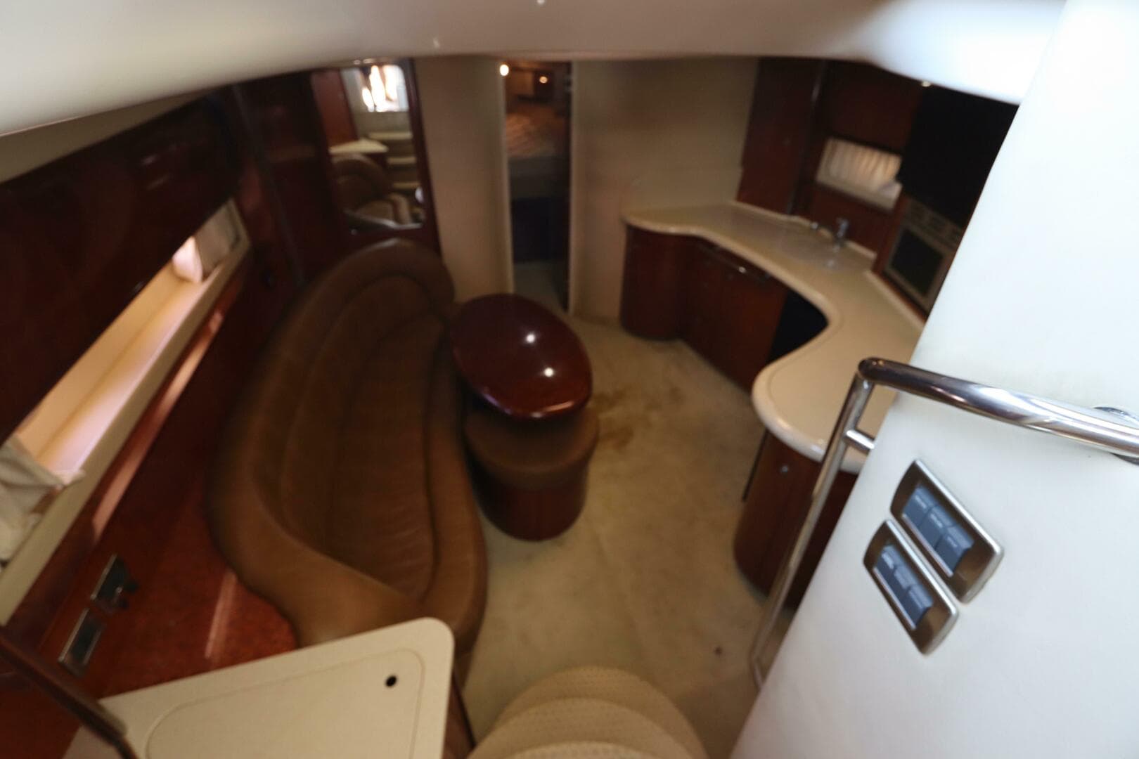 2004 Sea Ray 420 Sundancer — photo 23