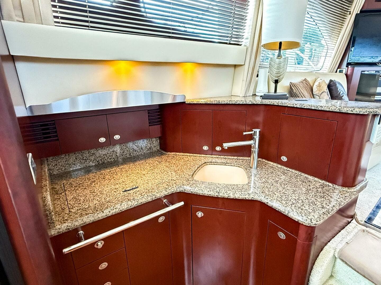 2008 Sea Ray 44 Sedan Bridge — photo 14