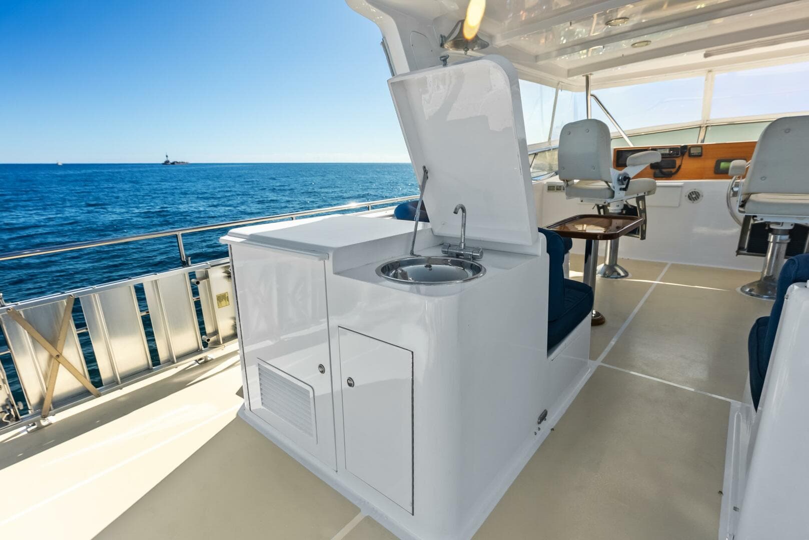 2005 Grand Banks 72 Aleutian Rp — photo 42