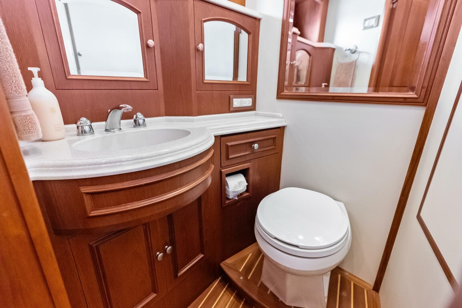 2005 Grand Banks 72 Aleutian Rp — photo 134