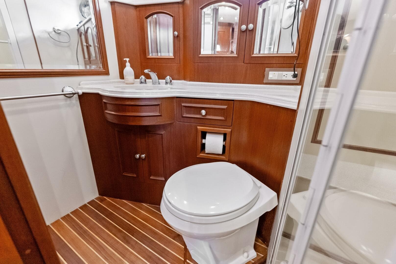 2005 Grand Banks 72 Aleutian Rp — photo 119