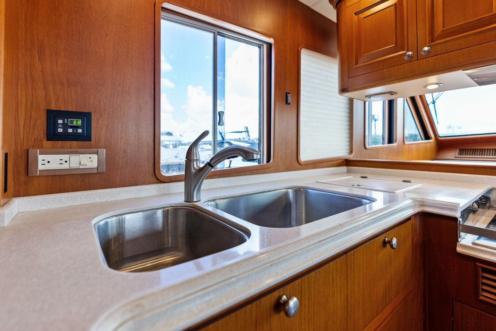 2005 Grand Banks 72 Aleutian Rp — photo 102