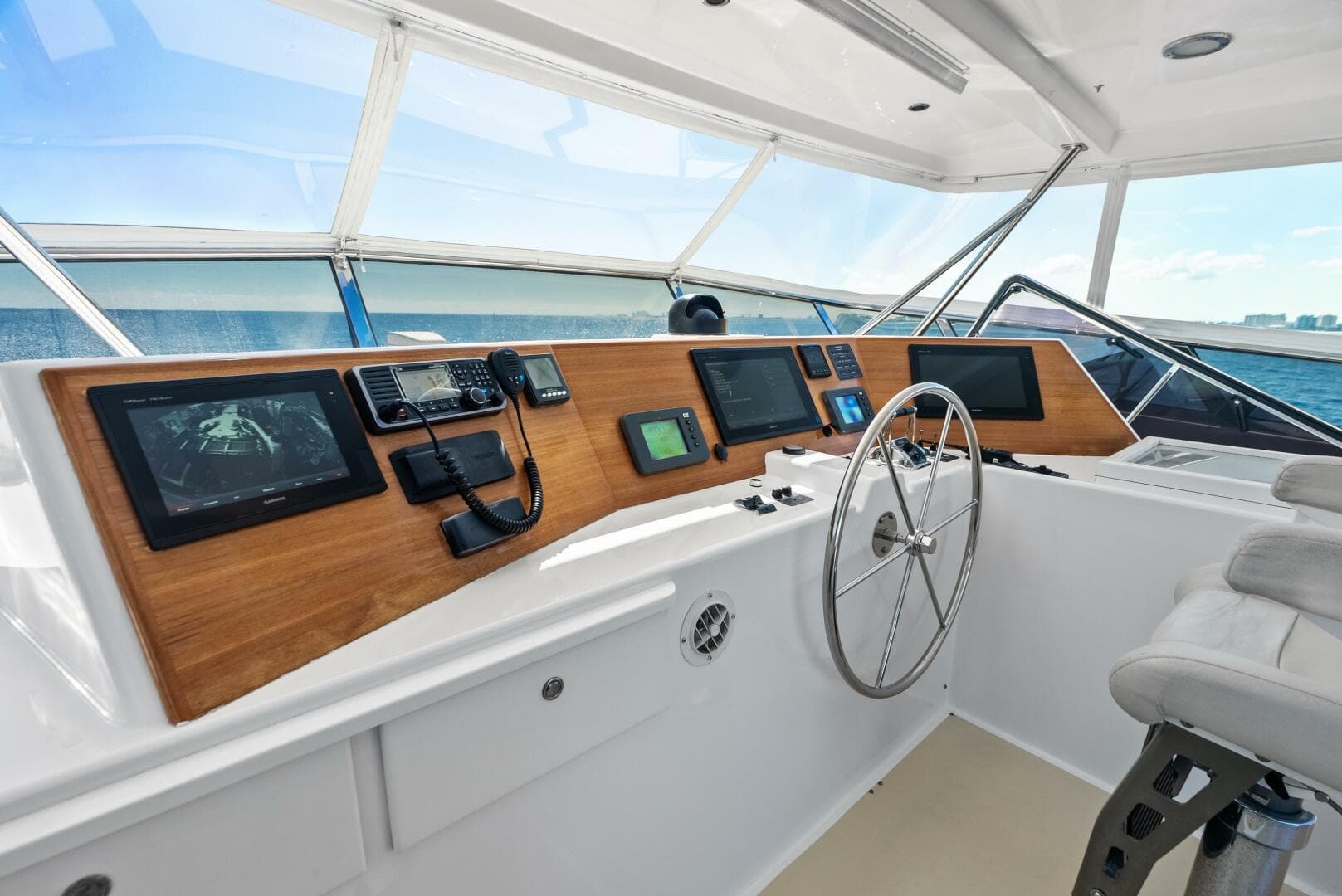 2005 Grand Banks 72 Aleutian Rp — photo 38