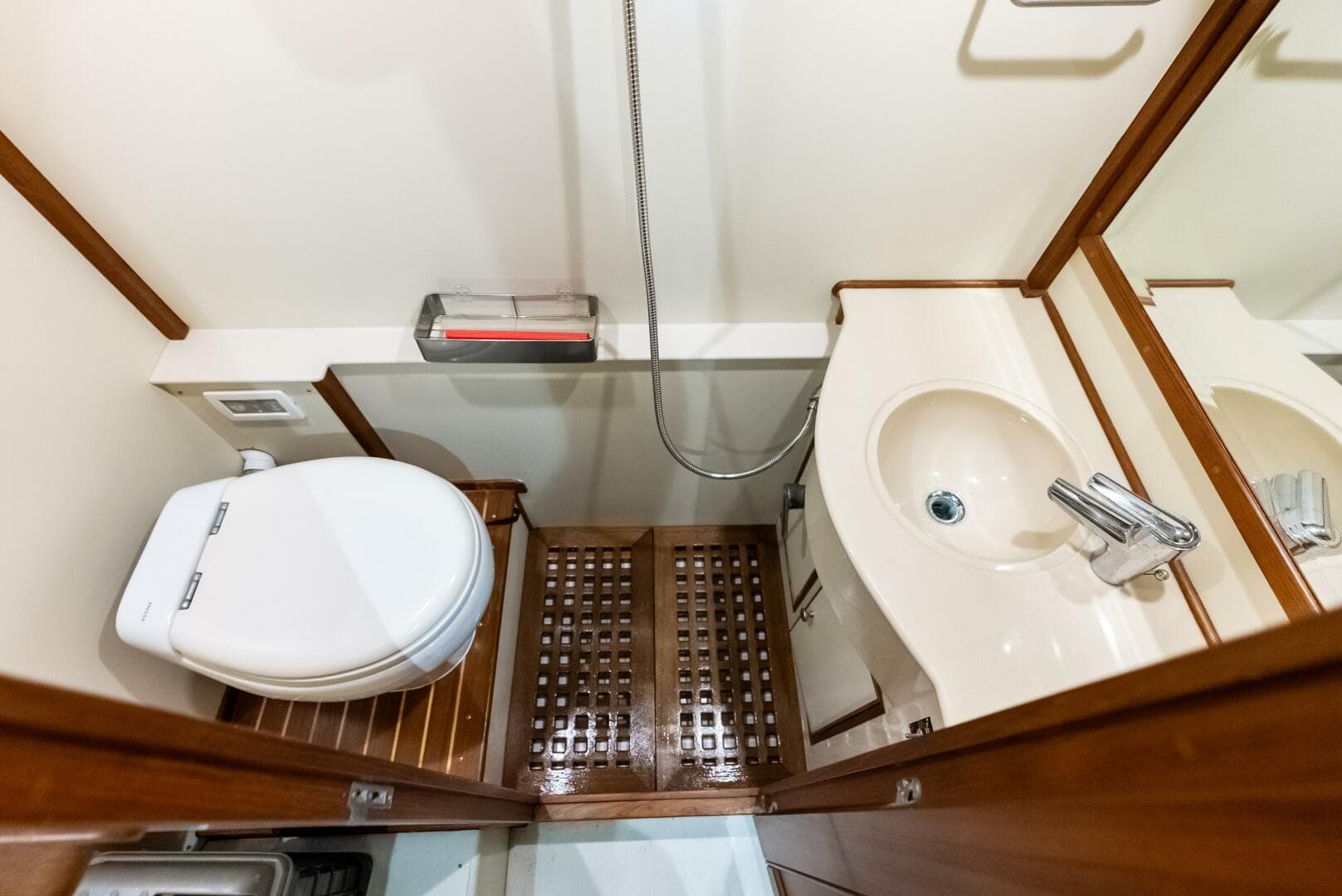 2005 Grand Banks 72 Aleutian Rp — photo 177