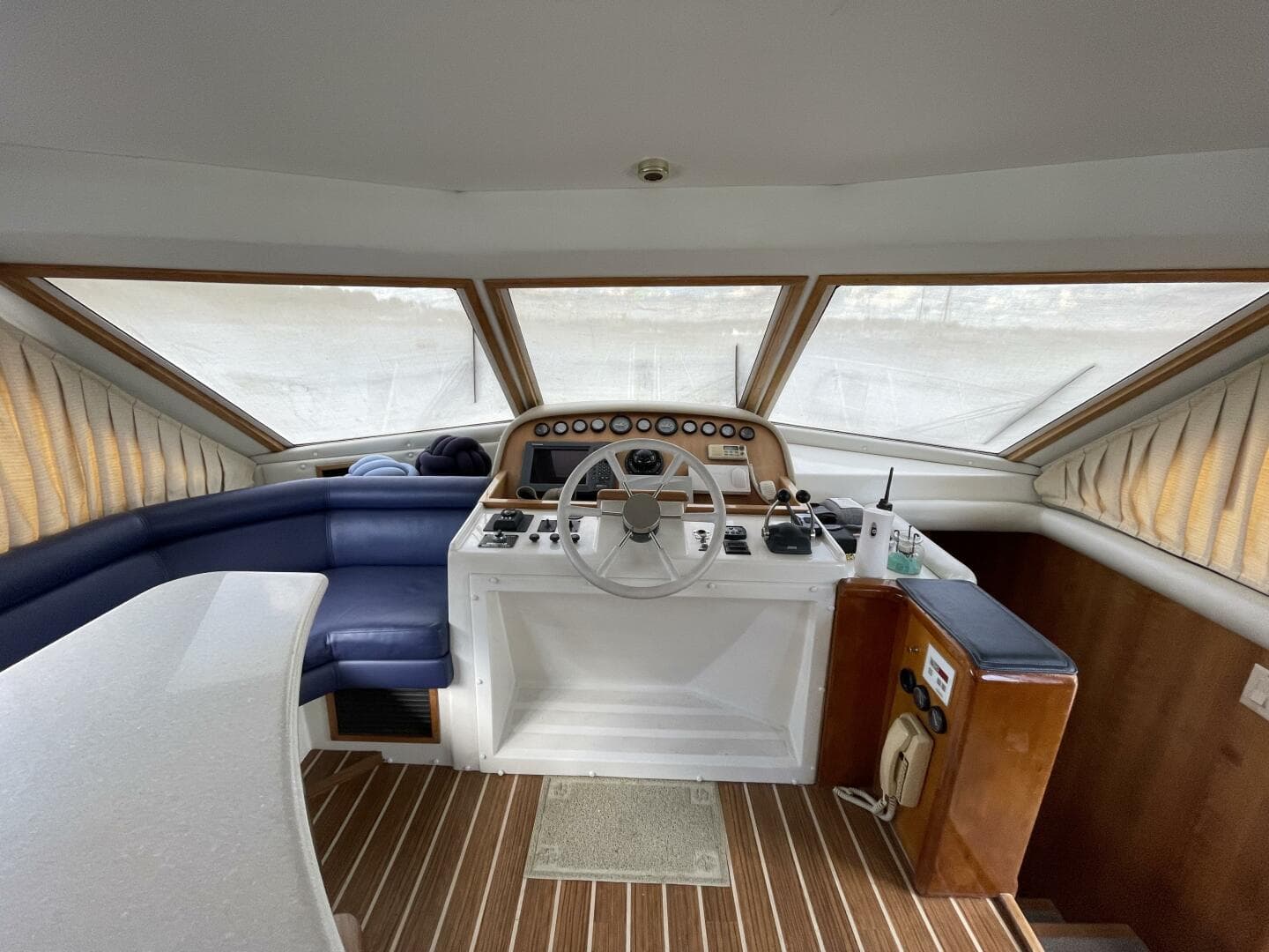 2002 Navigator 53 Classic — photo 25