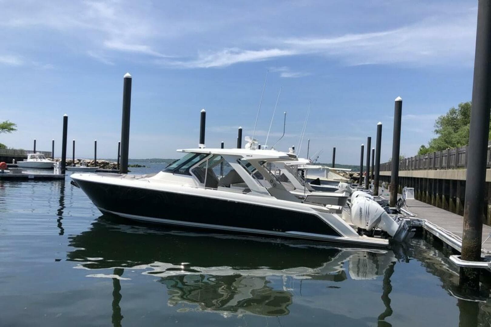 2021 Tiara Yachts 38 LS — photo 3