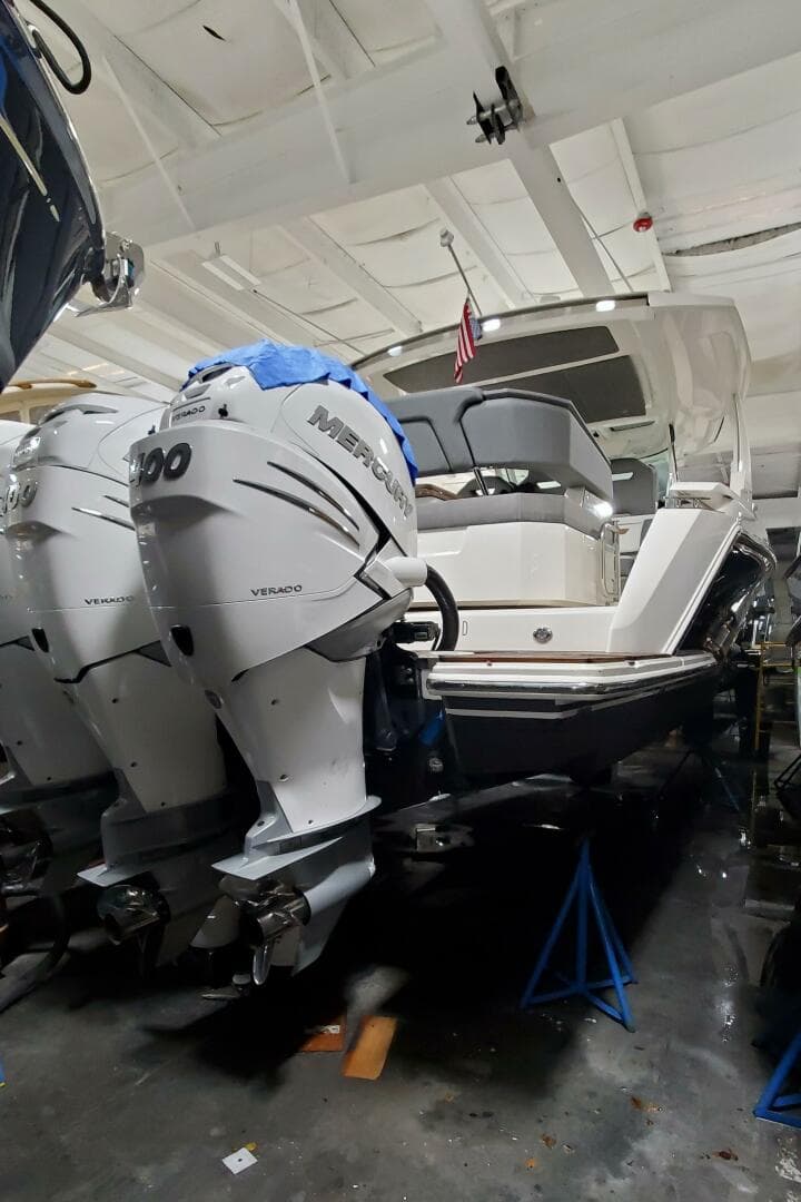 2021 Tiara Yachts 38 LS — photo 27