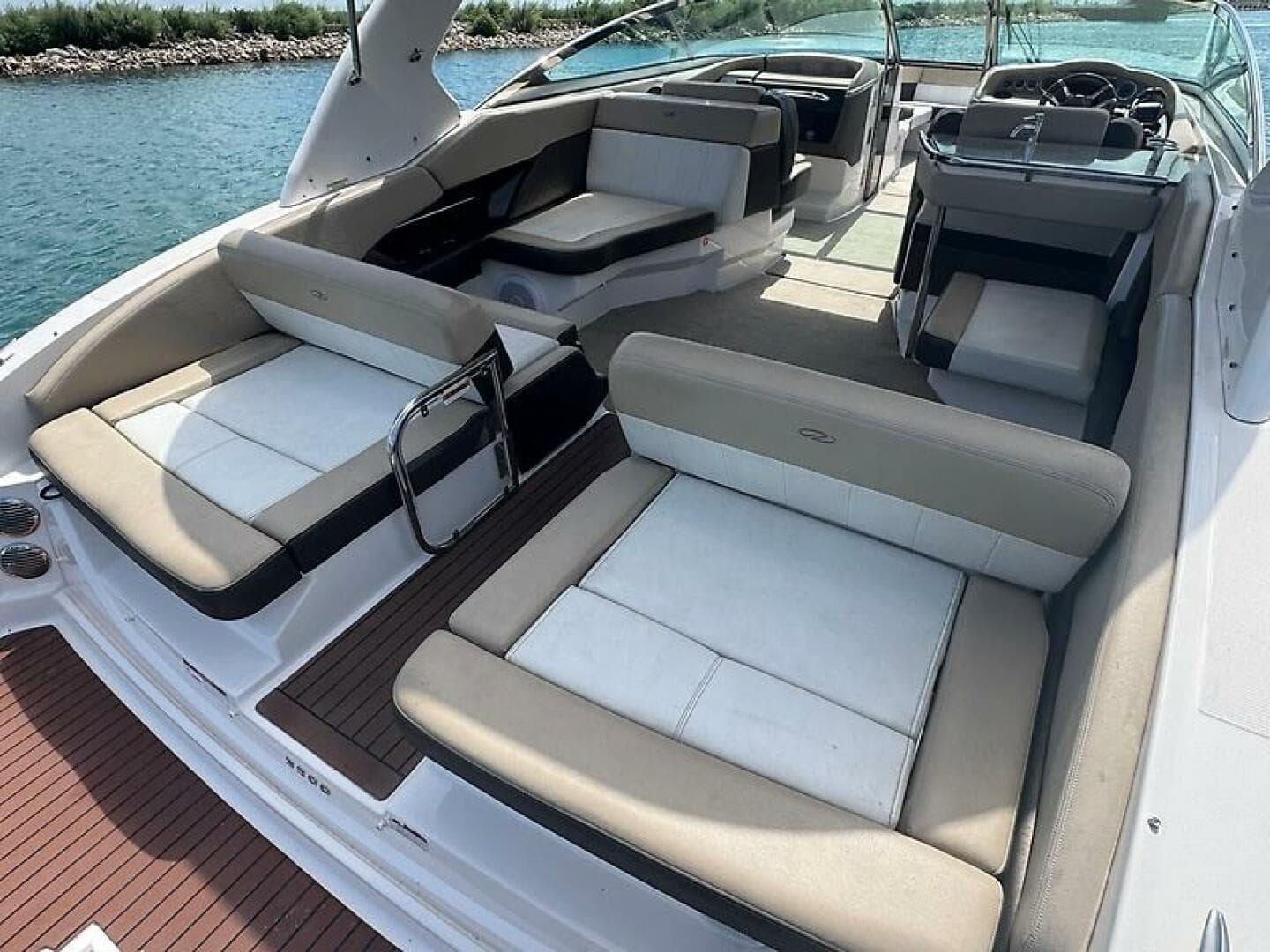 2013 Regal 3200 Bowrider — photo 8