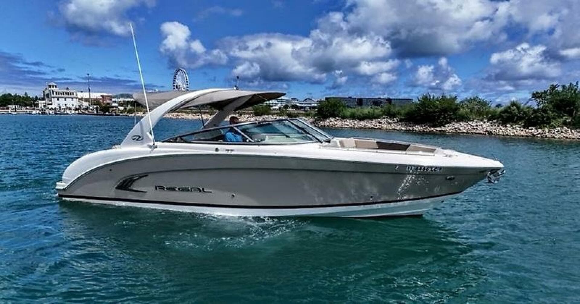 2013 Regal 3200 Bowrider — photo 6