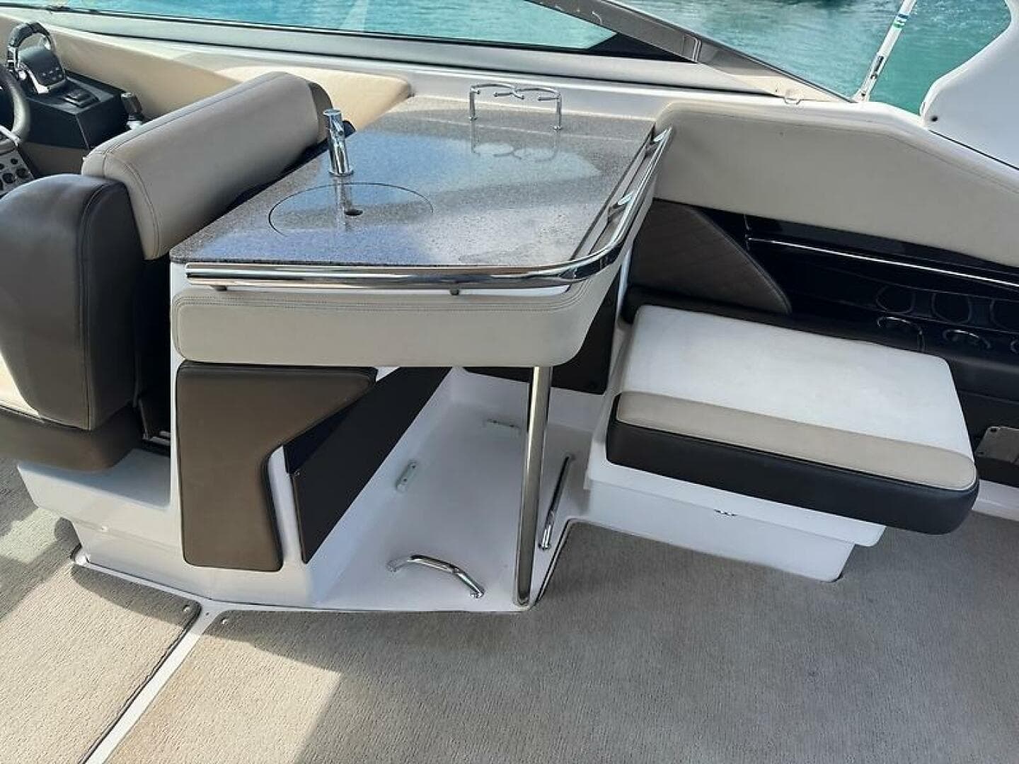 2013 Regal 3200 Bowrider — photo 9