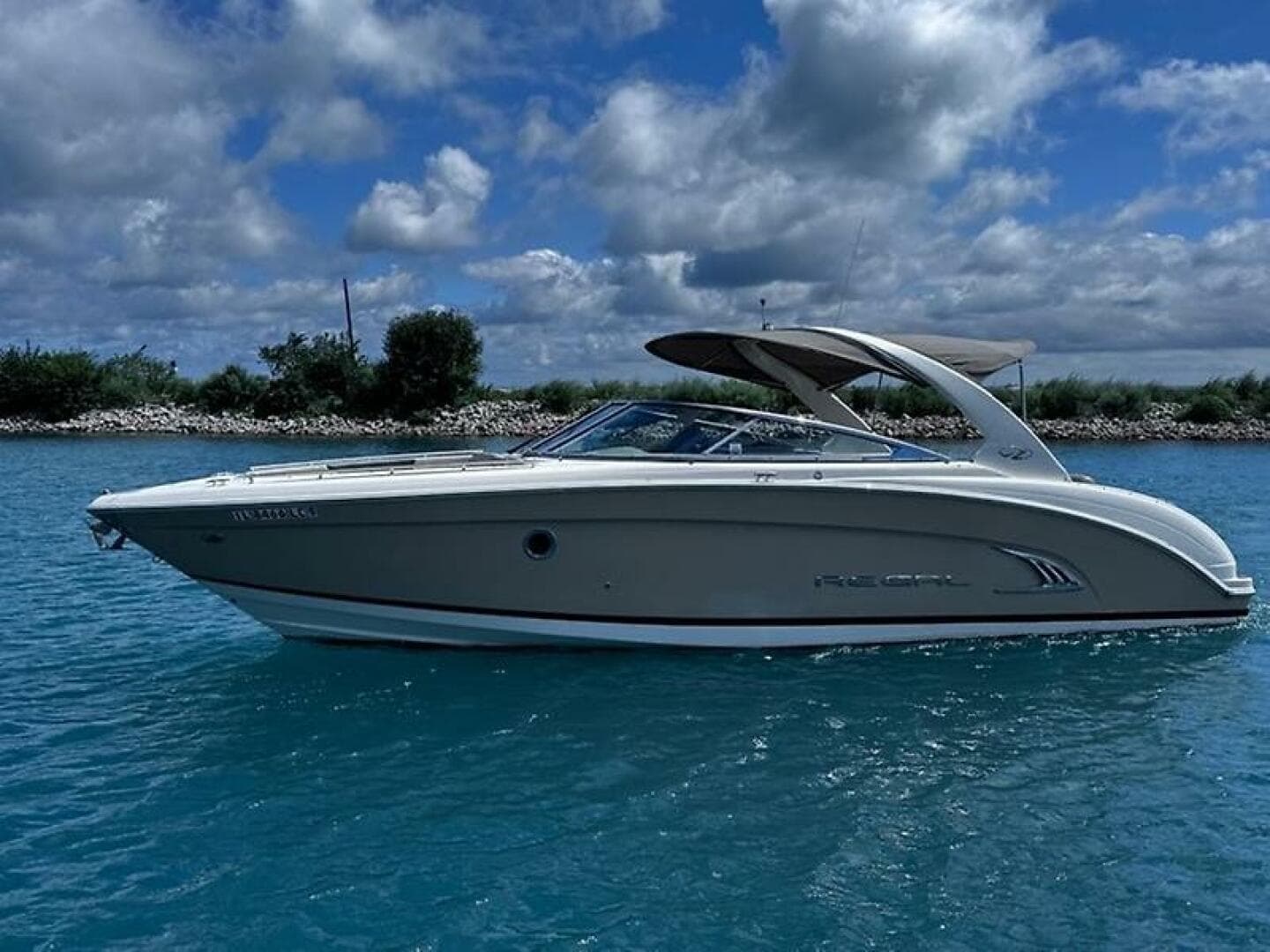 2013 Regal 3200 Bowrider — photo 7