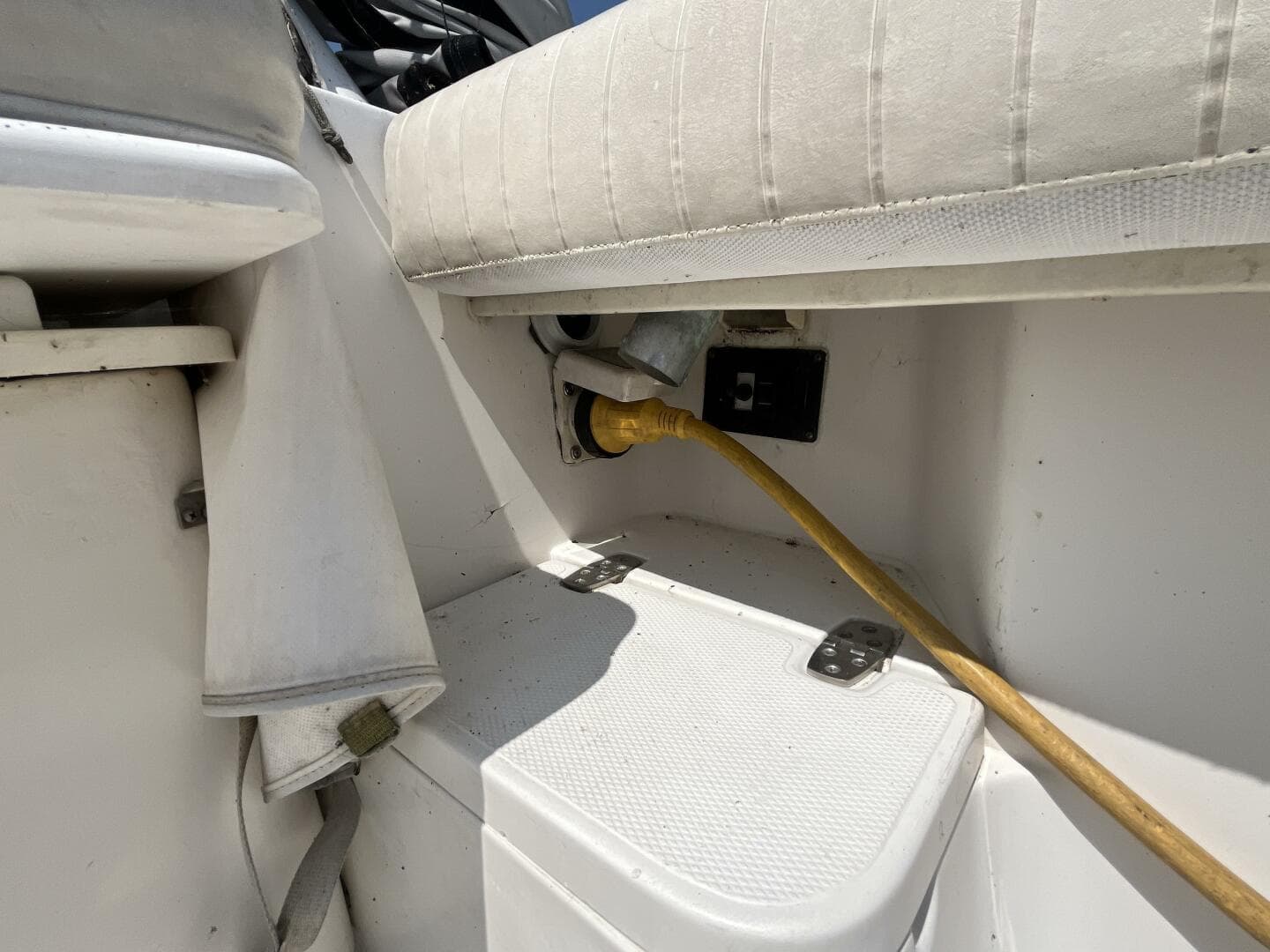 2001 Rampage 30 Express Open — photo 20