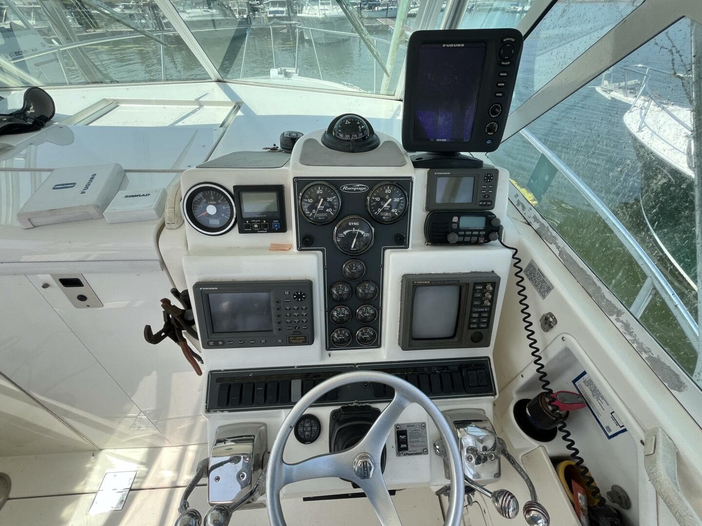 2001 Rampage 30 Express Open — photo 32