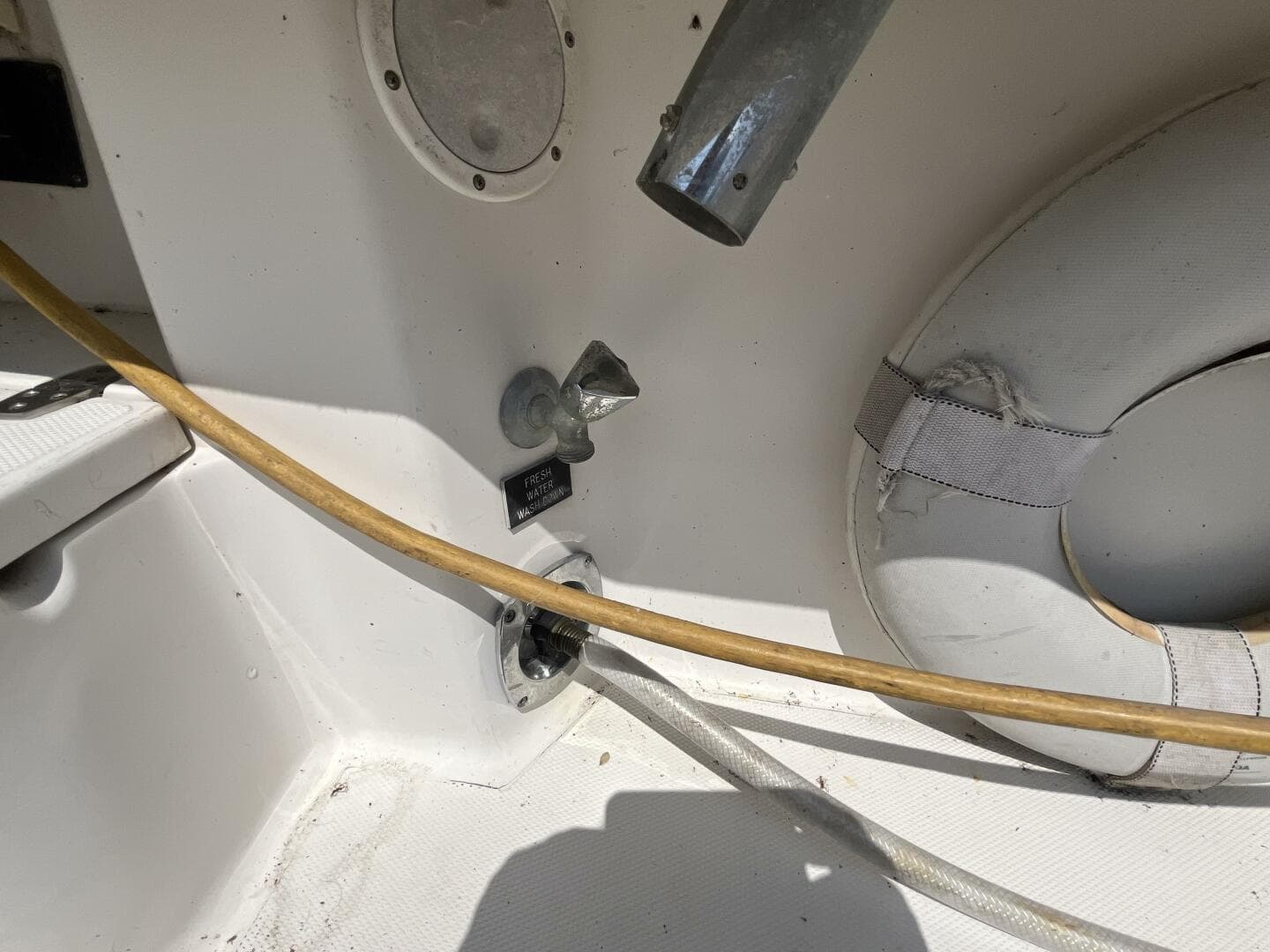 2001 Rampage 30 Express Open — photo 21