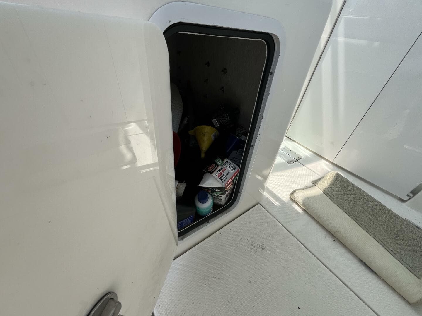 2001 Rampage 30 Express Open — photo 35