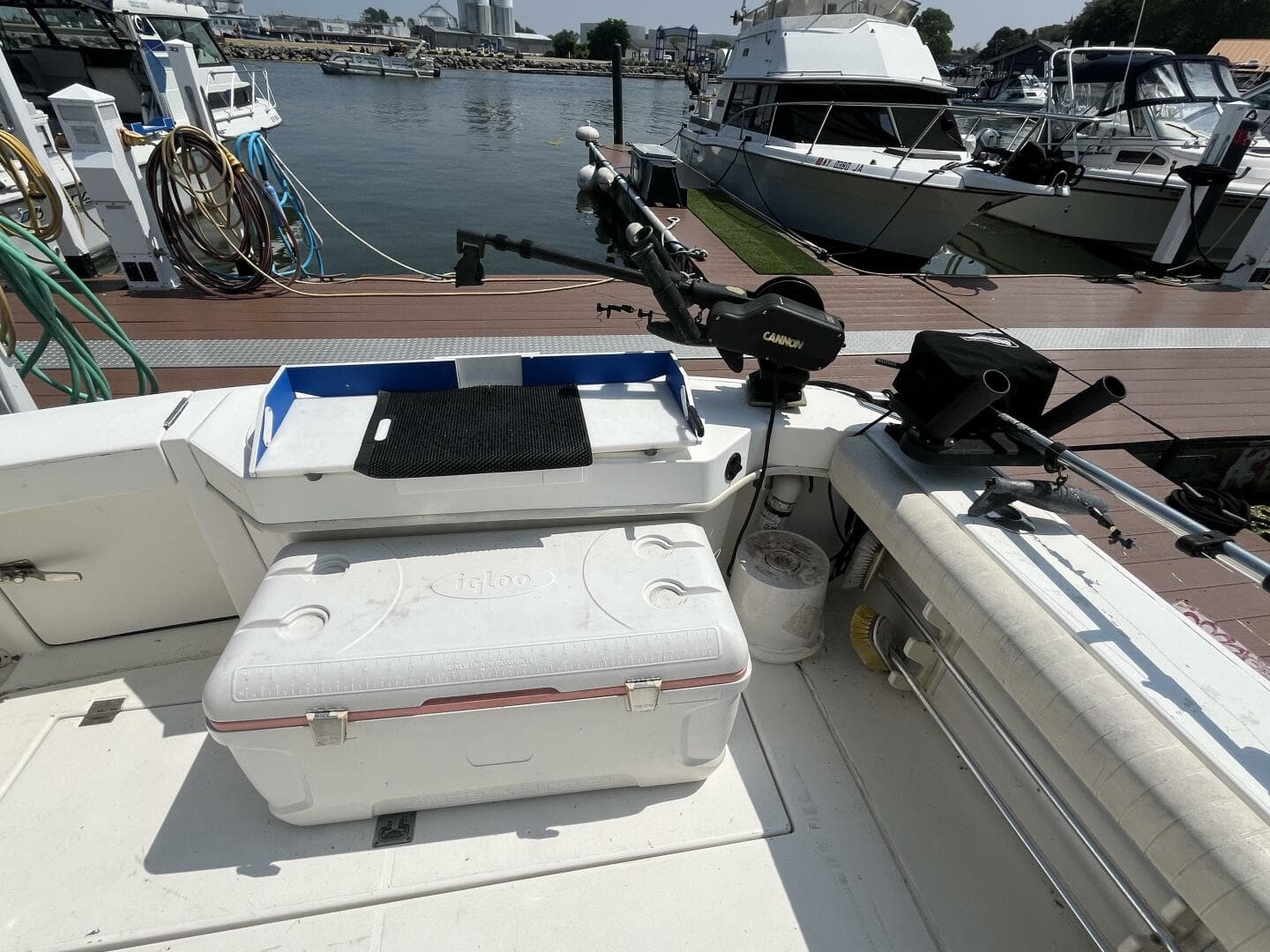 2001 Rampage 30 Express Open — photo 16