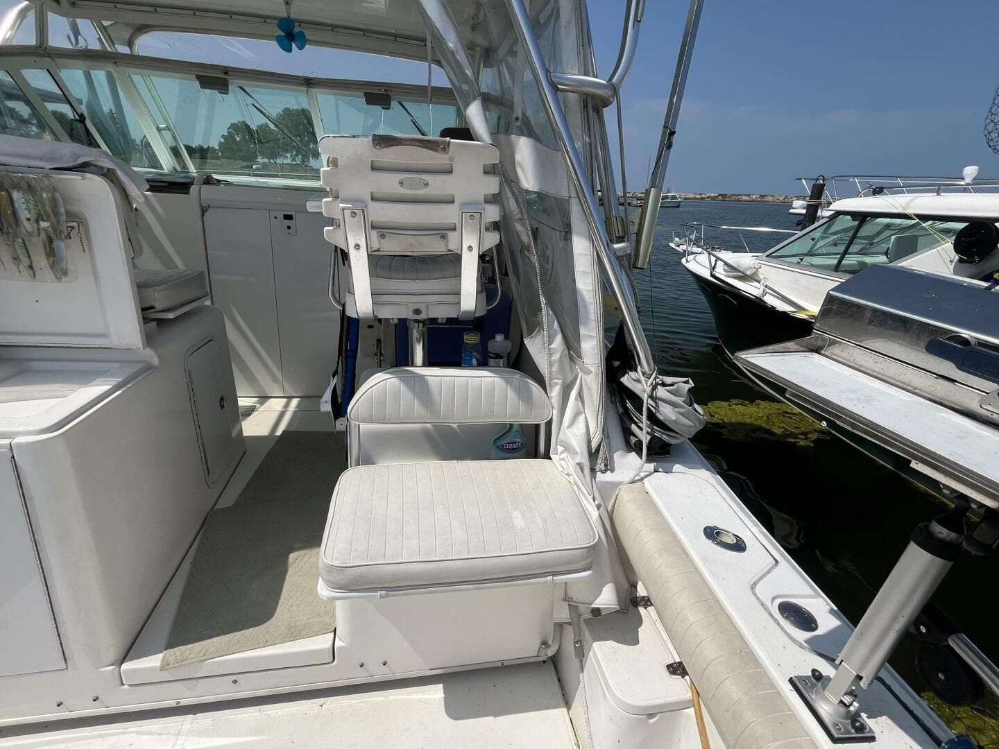 2001 Rampage 30 Express Open — photo 27