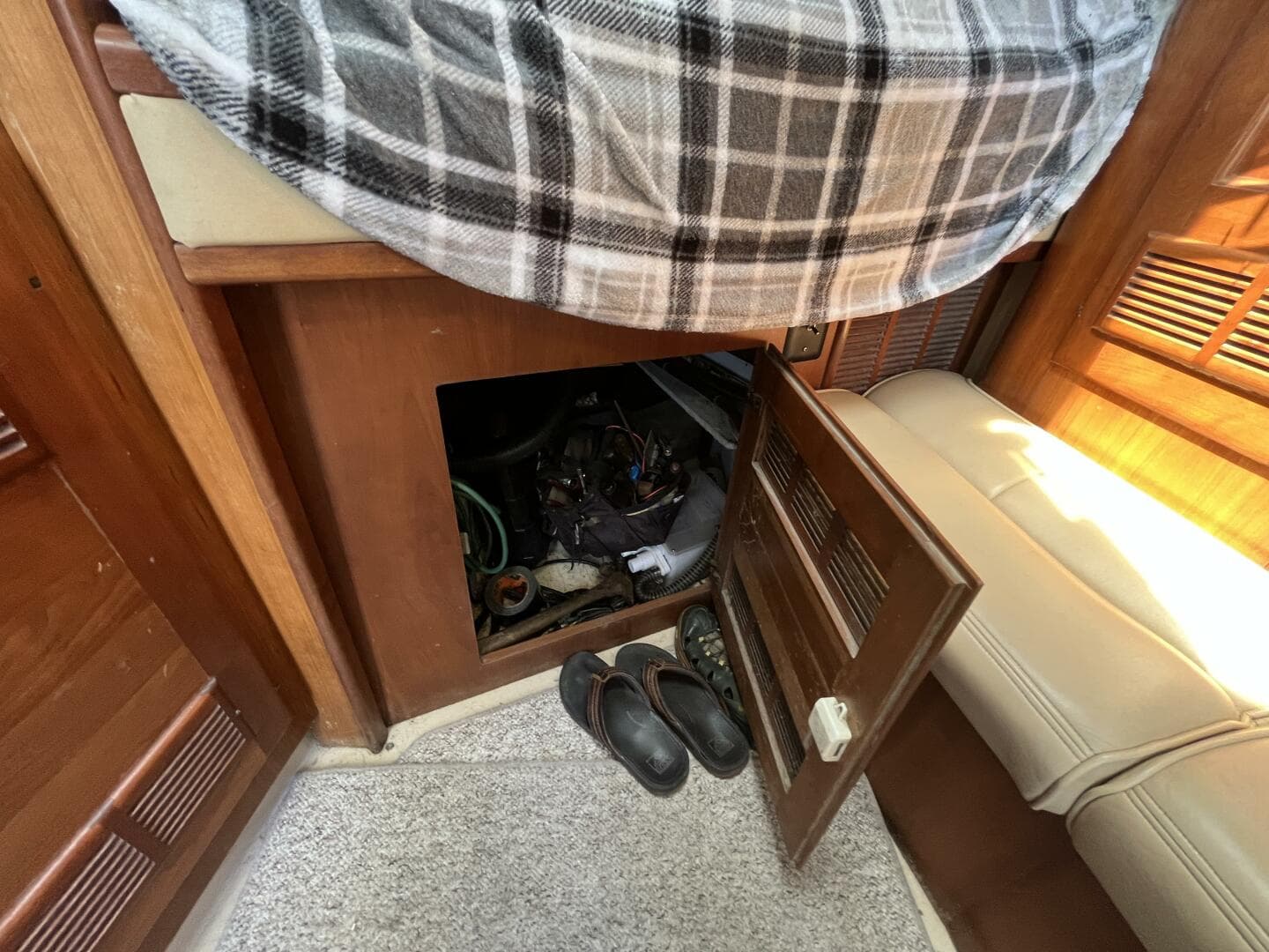 2001 Rampage 30 Express Open — photo 46